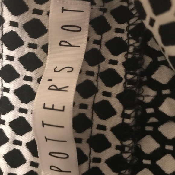 Diamond-Patterned Shorts - Picture 5 of 7